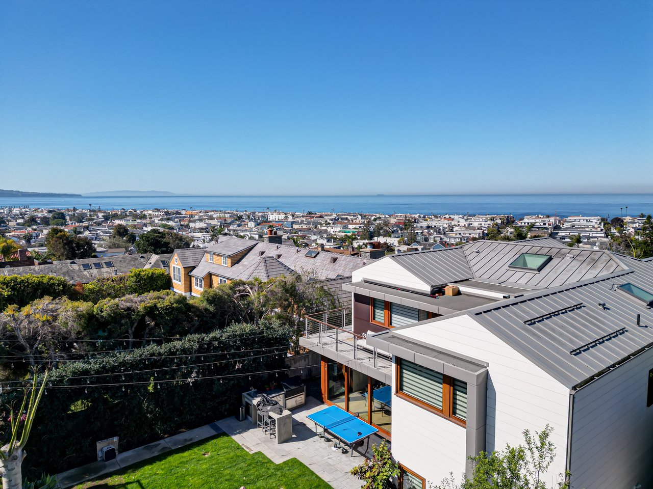 Hill Section View Home