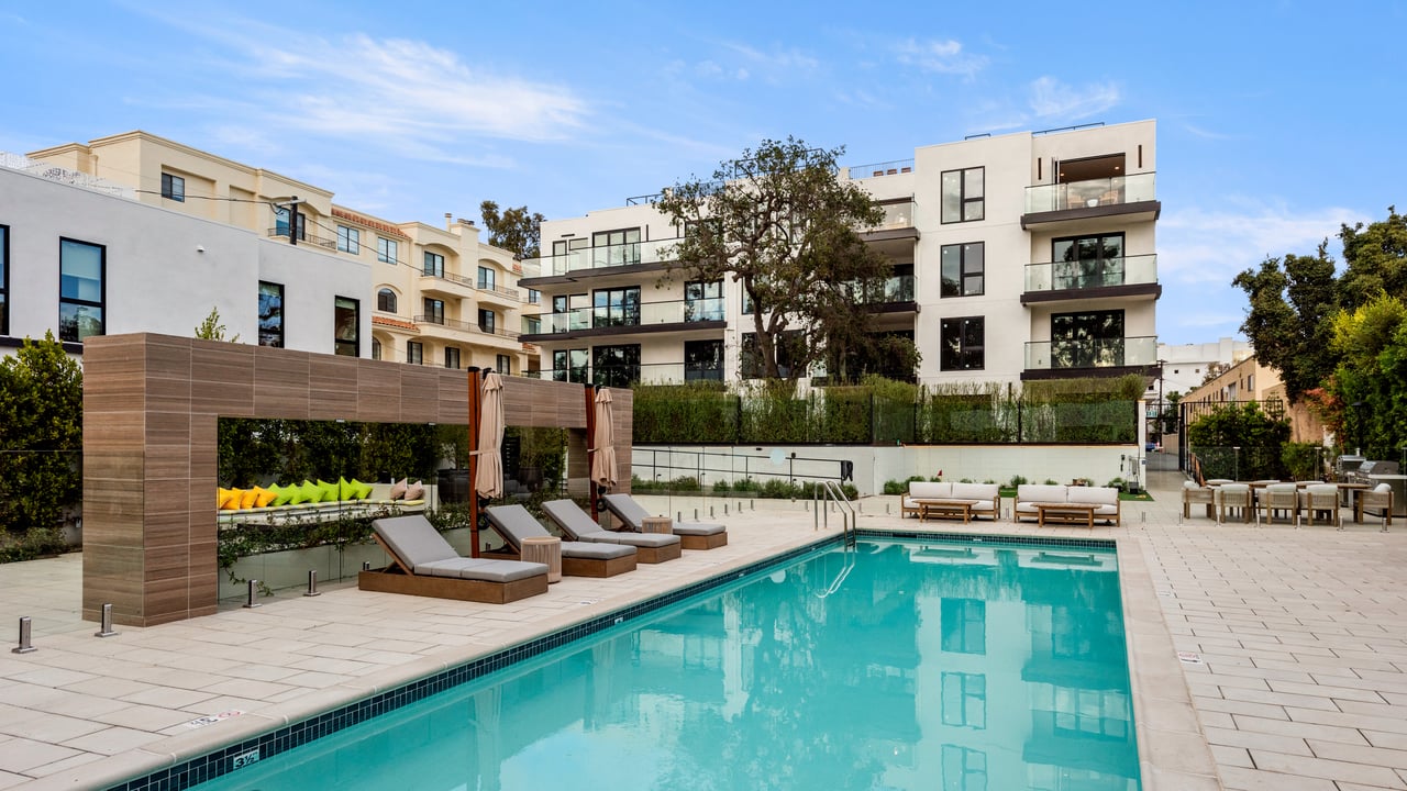505 S Barrington Ave #410, Brentwood