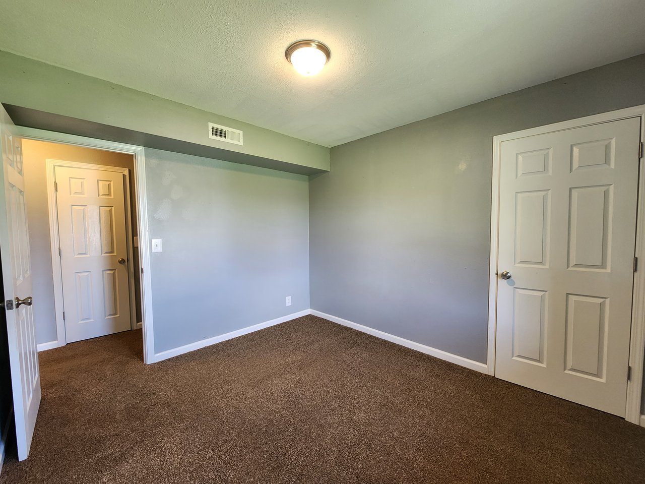 1207 Whispering Glenn Street
