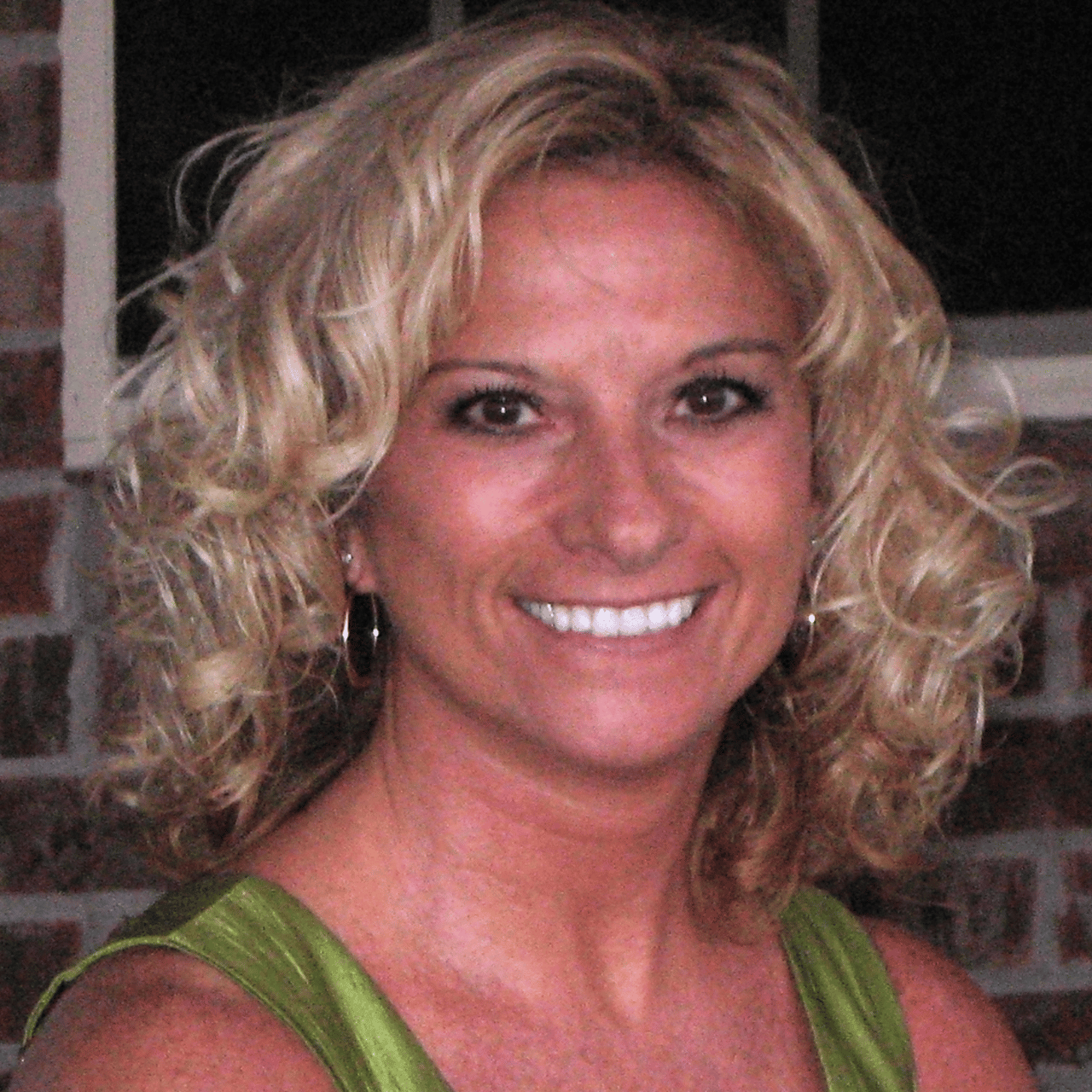Yvette Lowe Manchester, TN Real Estate Agent Headshot