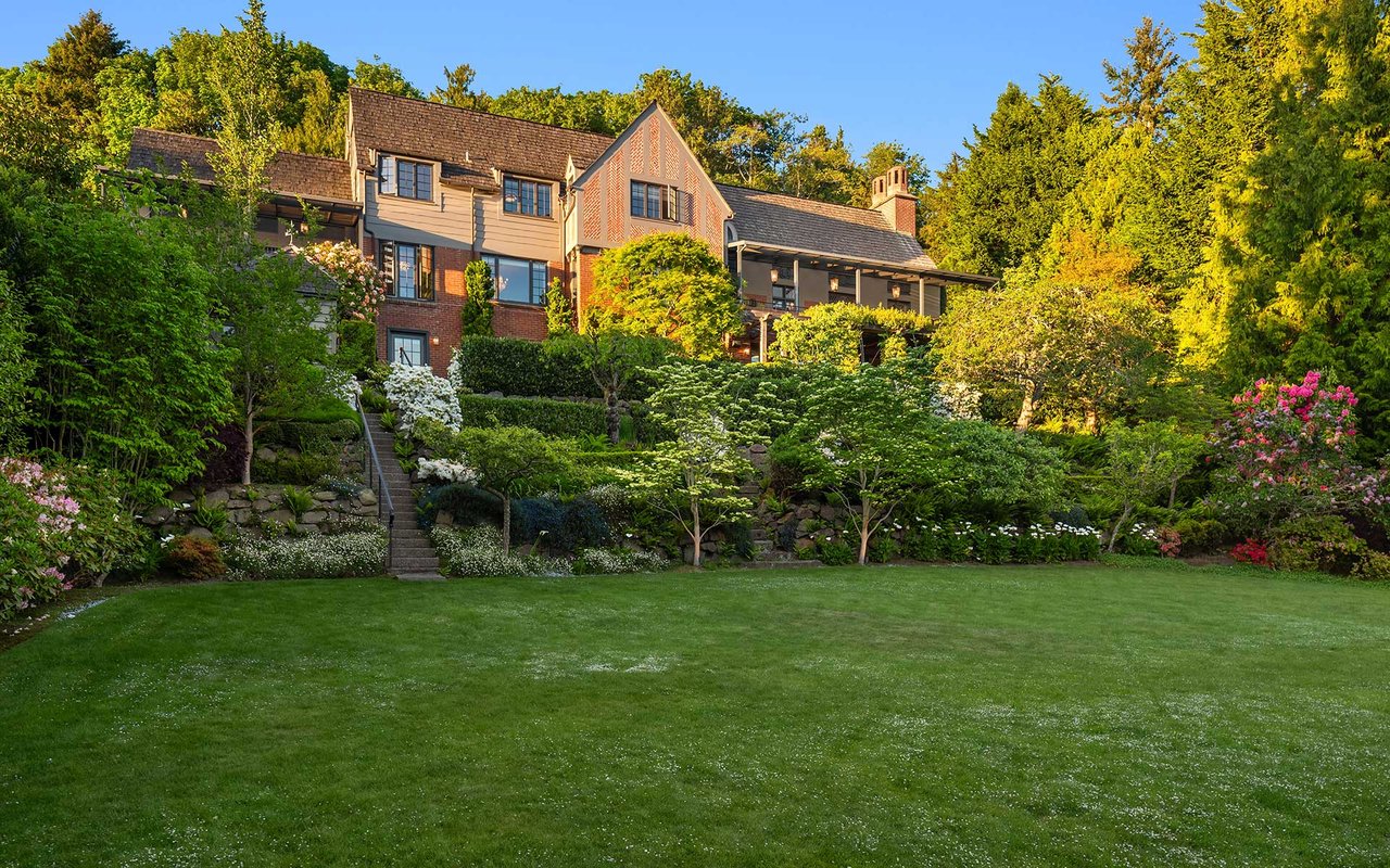 Historic Waterfront Estate in Magnolia