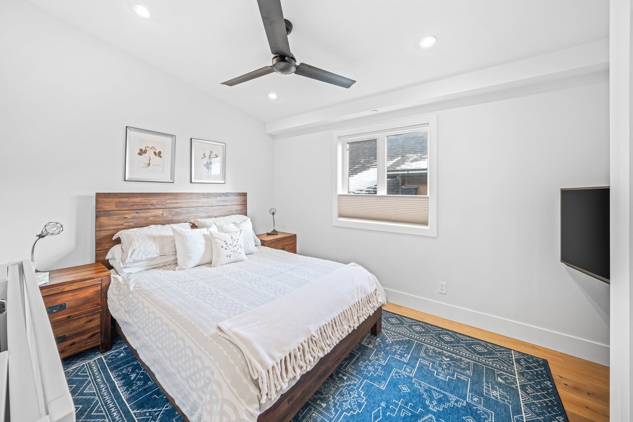 810 3rd Street Unit: 4