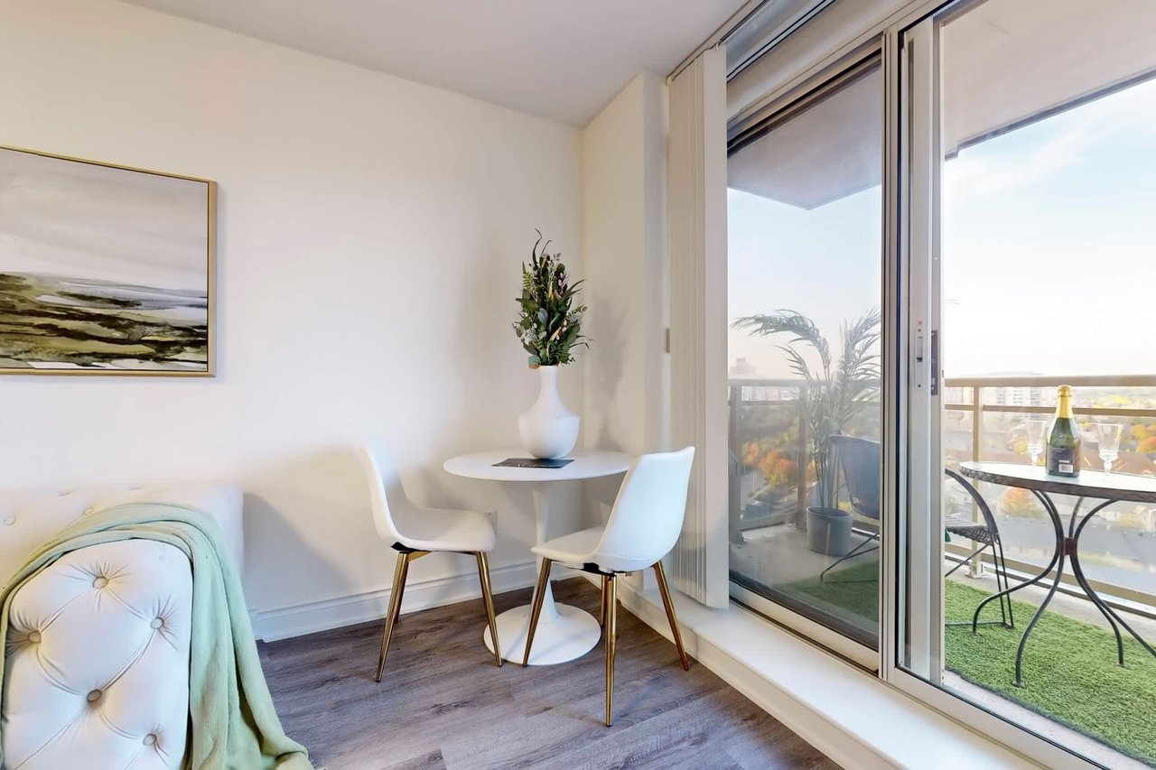 75 King William Cres Unit: LPH13