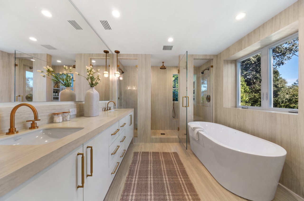 Exceptional Contemporary Renovation