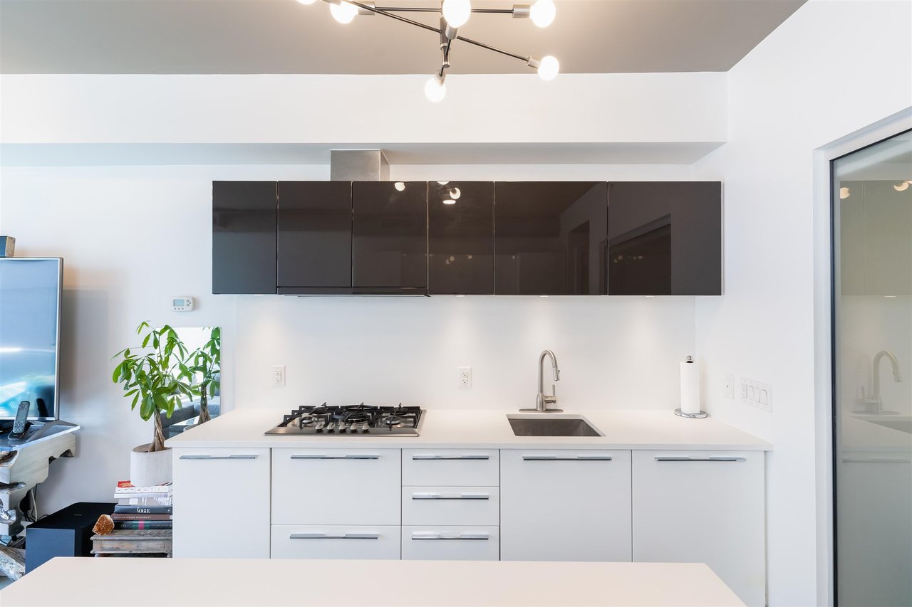 528-108 E 1st Ave