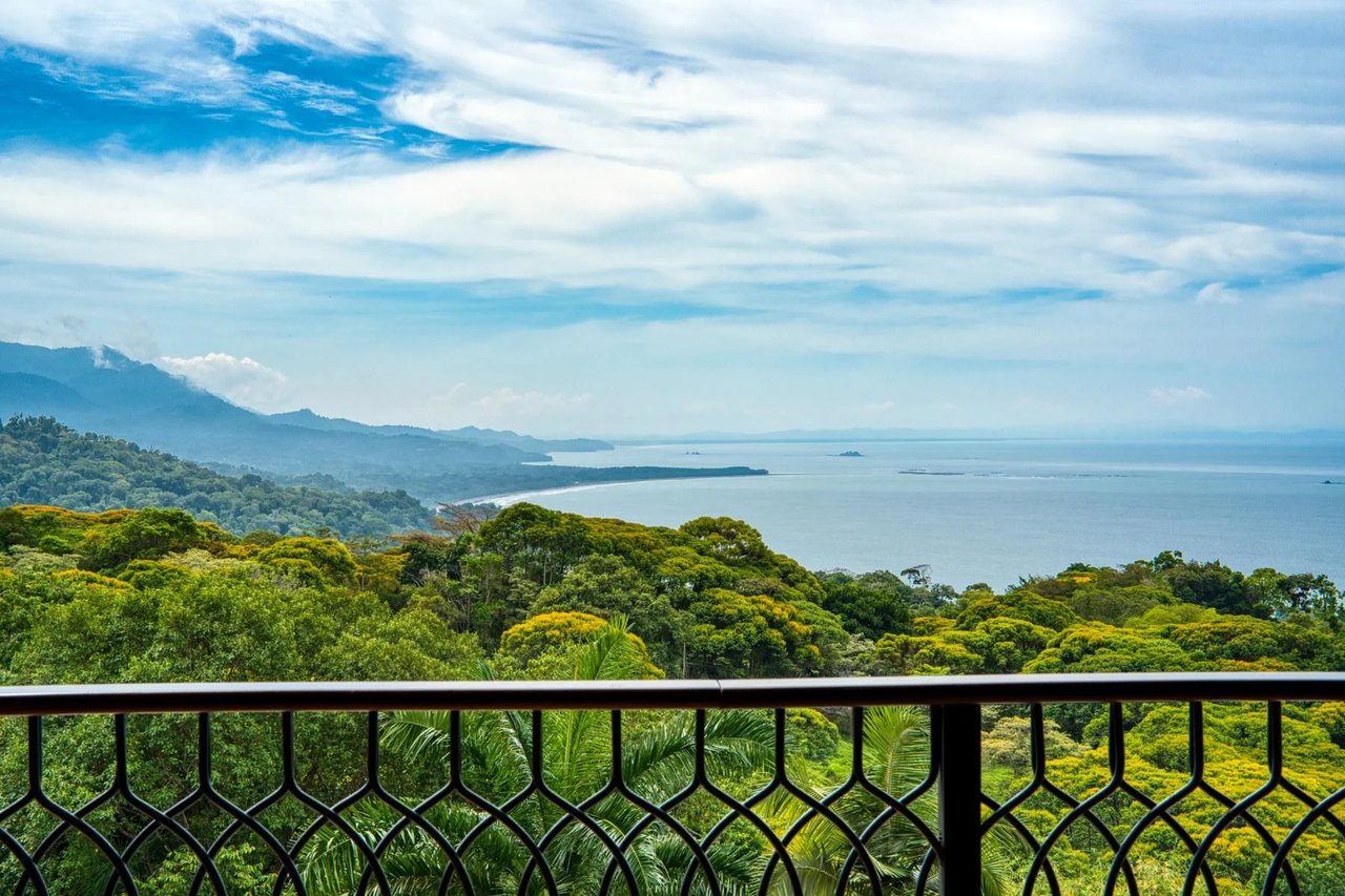 Luxury Ocean View Home, Dominical, Puntarenas
