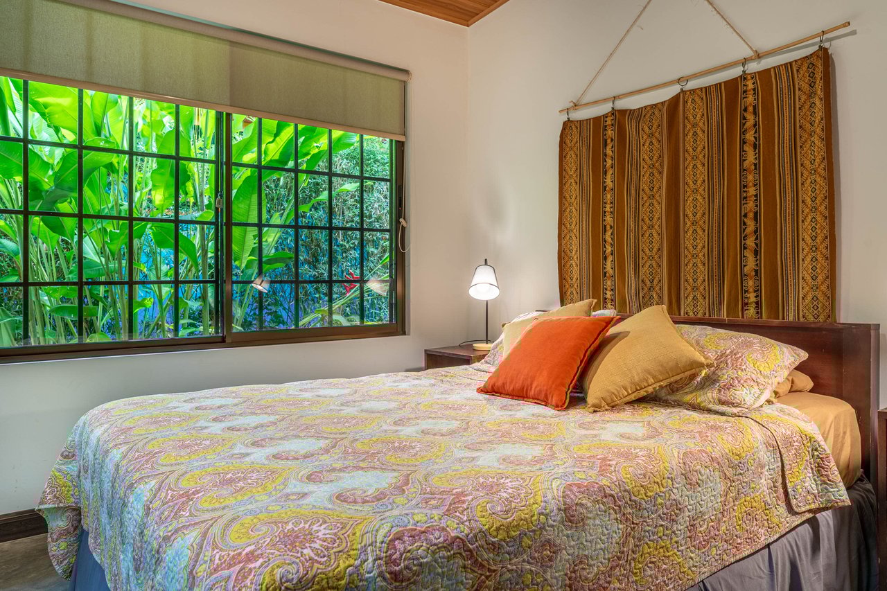 Uvita Garden Villa and Casita, 4 Bedrooms Total, Walking Distance To All