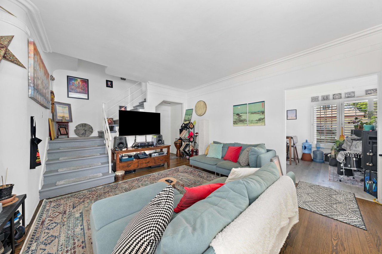 6120 Packard Street, South Carthay