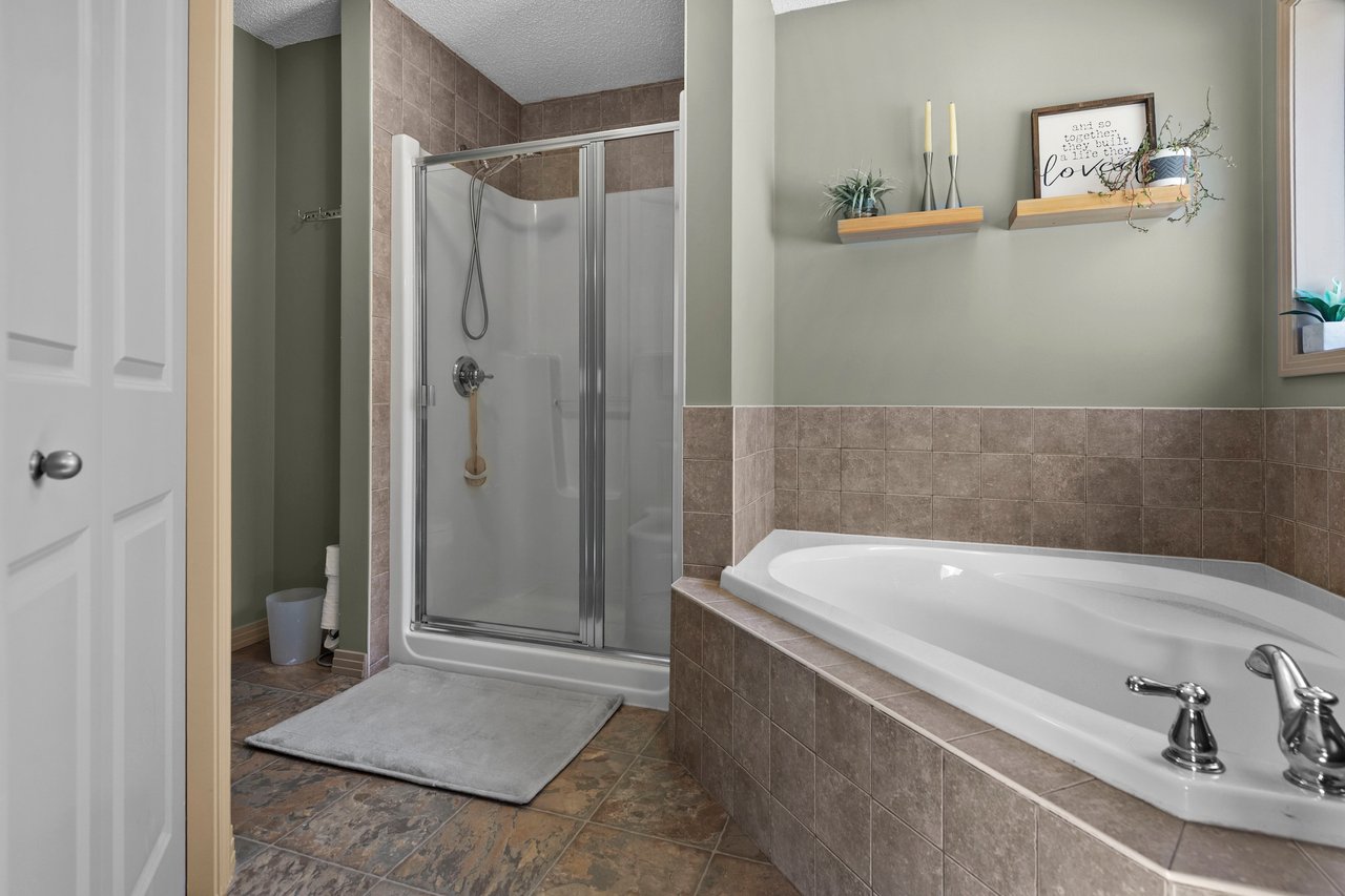 25 Tuscany Summit Terrace NW