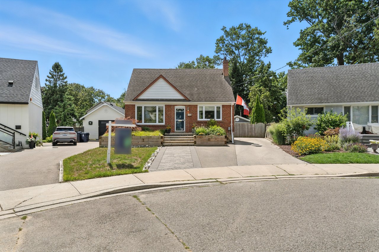 4 Fulham Dr