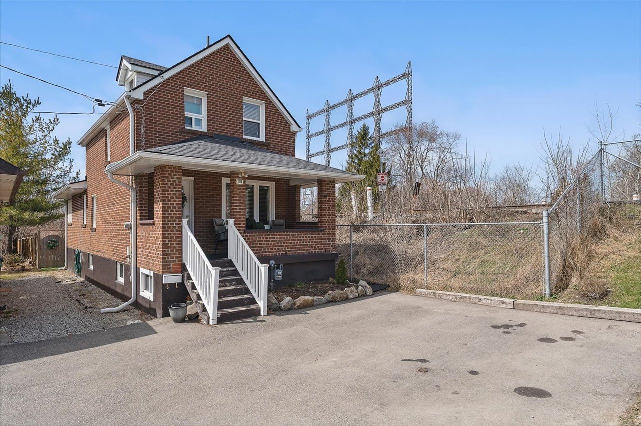 1106 Haig Blvd