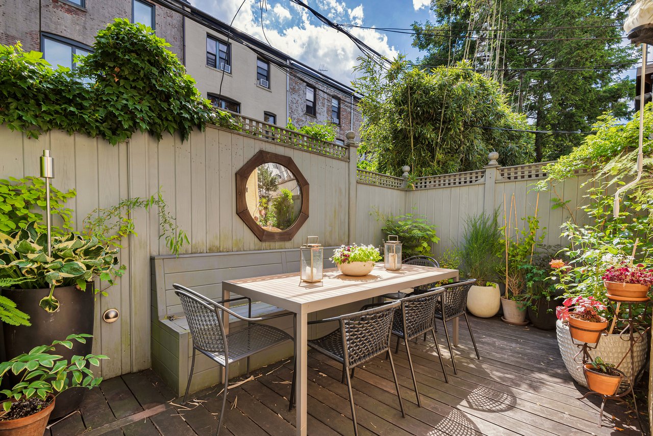 542 3RD Street