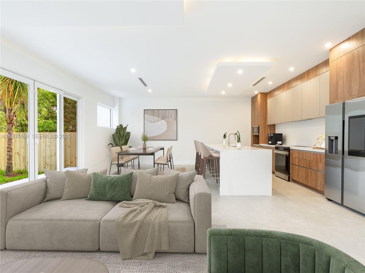 1705-sw-23-street​-river-oaks-home-sold-living-area