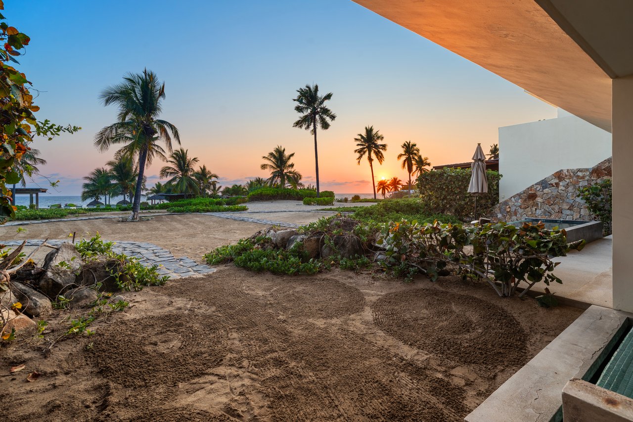 Marea Beachfront Villa I52