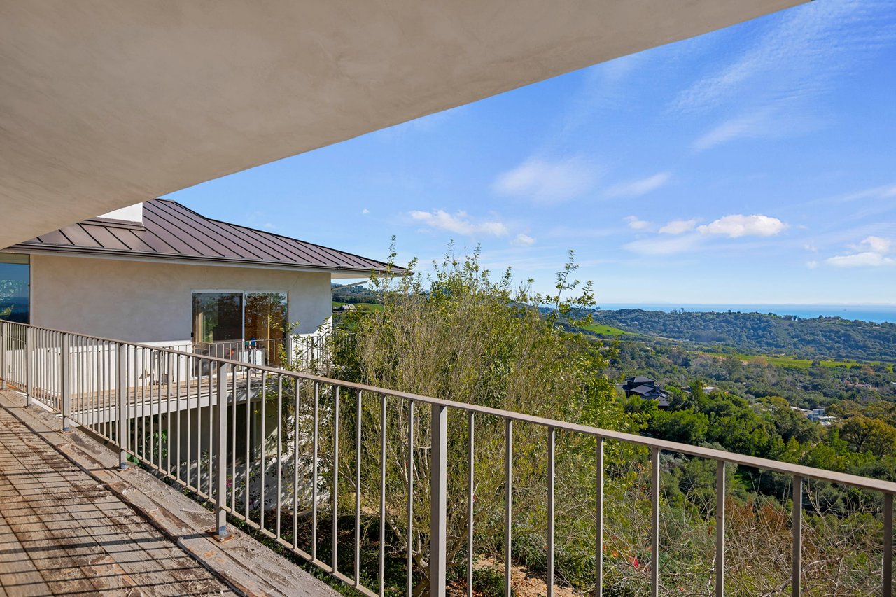 2330 Bella Vista Drive
