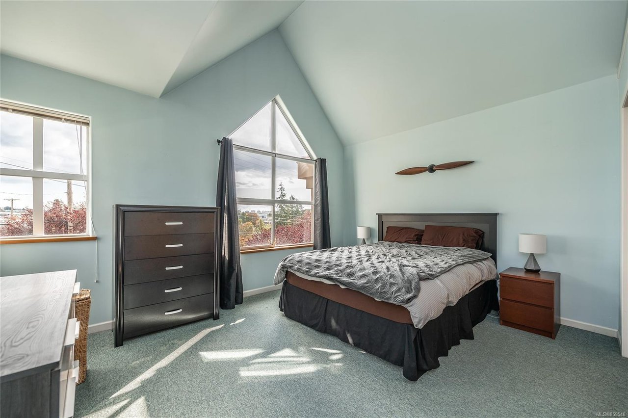 391 Burnside Rd