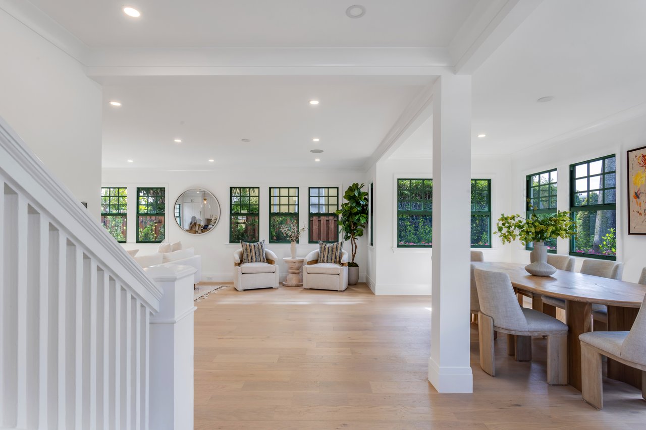 Charming Like New Residence In Town