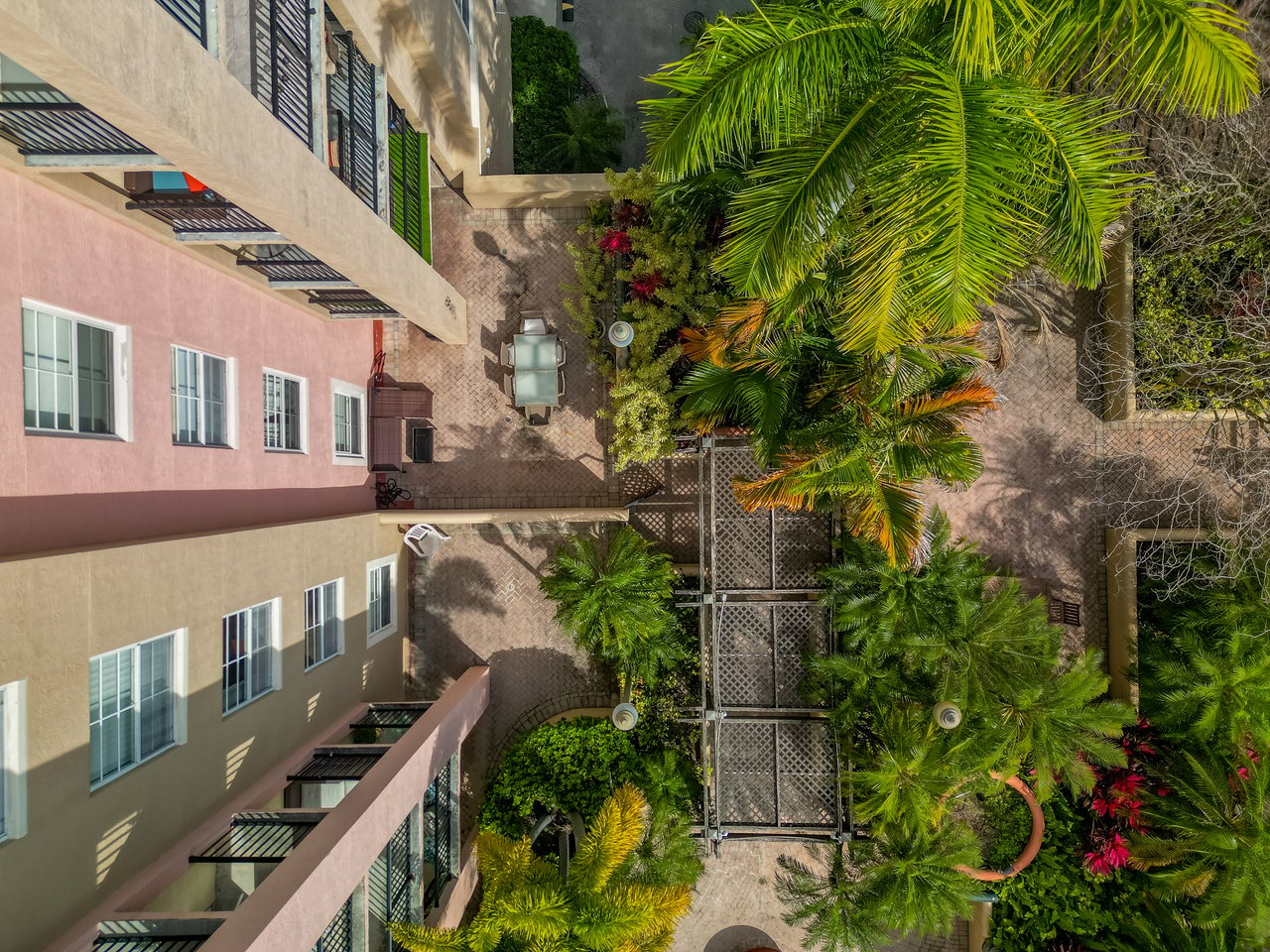 Las Olas by the River