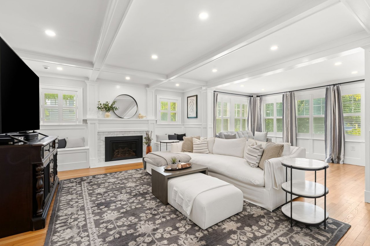 3 Essex Rd