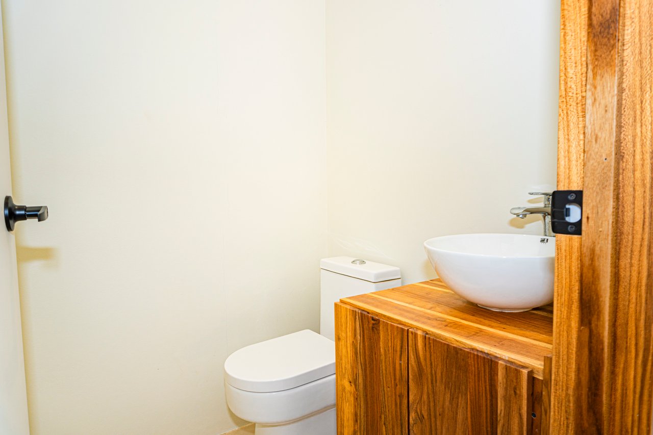 Modern Elegance Meets Tropical Lifestyle in Uvita