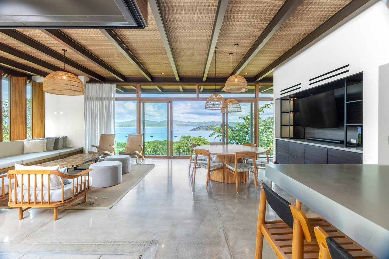 Modern Tropical Ocean View Bay Villa in Costa Elena