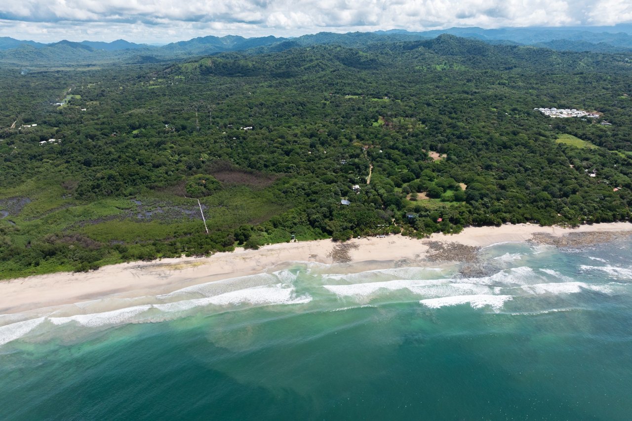 Gated Community Lots Walking Distance to Avellanas