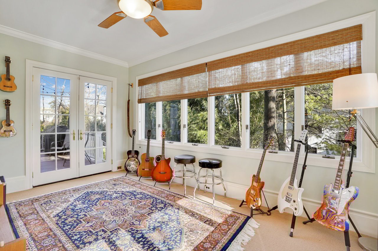 51 Curtis Pl