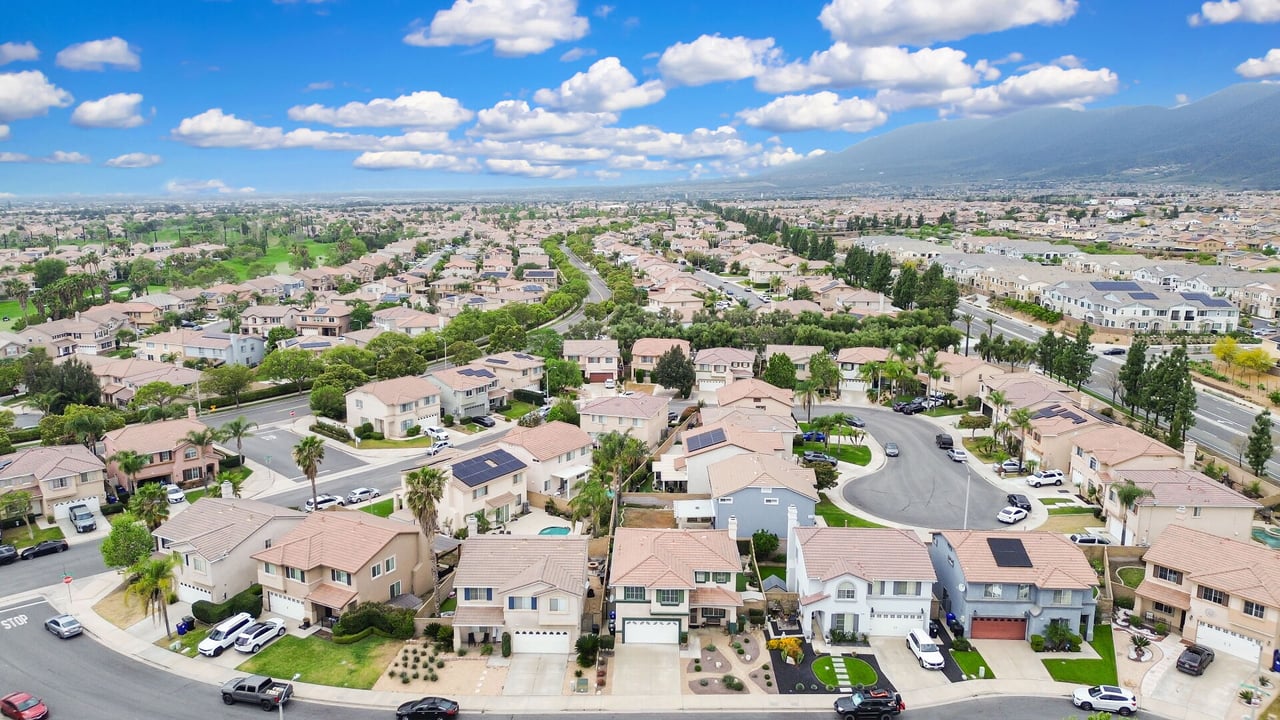 5744 Tamarisk Way