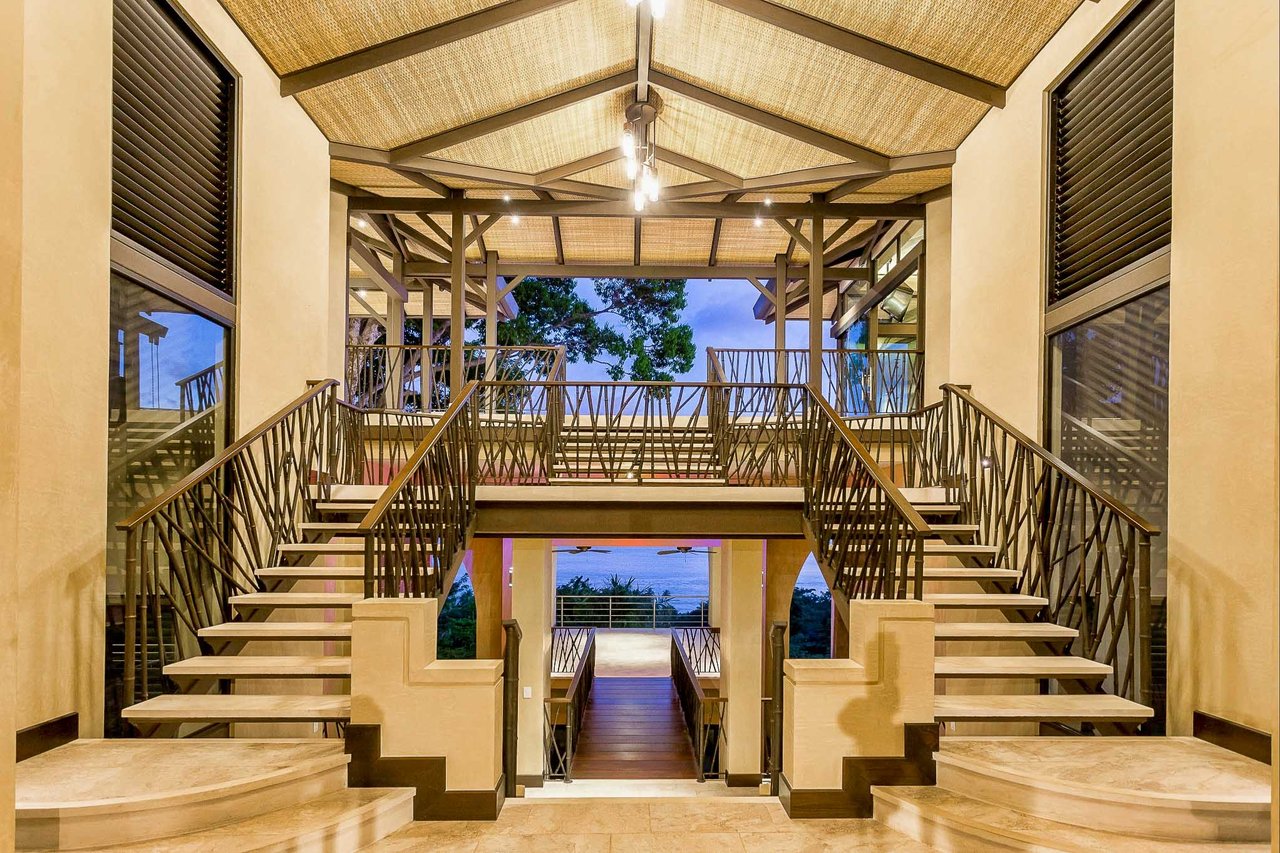 Walk to beach Vista Hermosa Estate Lucrative Contemporary Estate