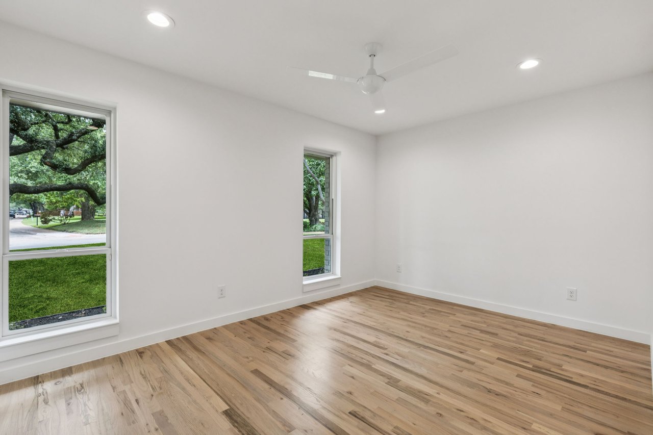 Available now  | 4216 Rickover 