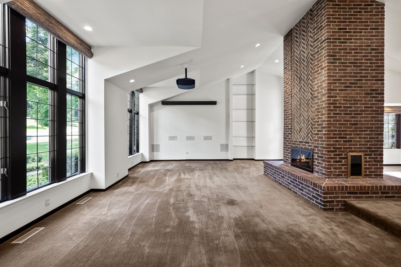 260 Woodwind Dr, Bloomfield Hills