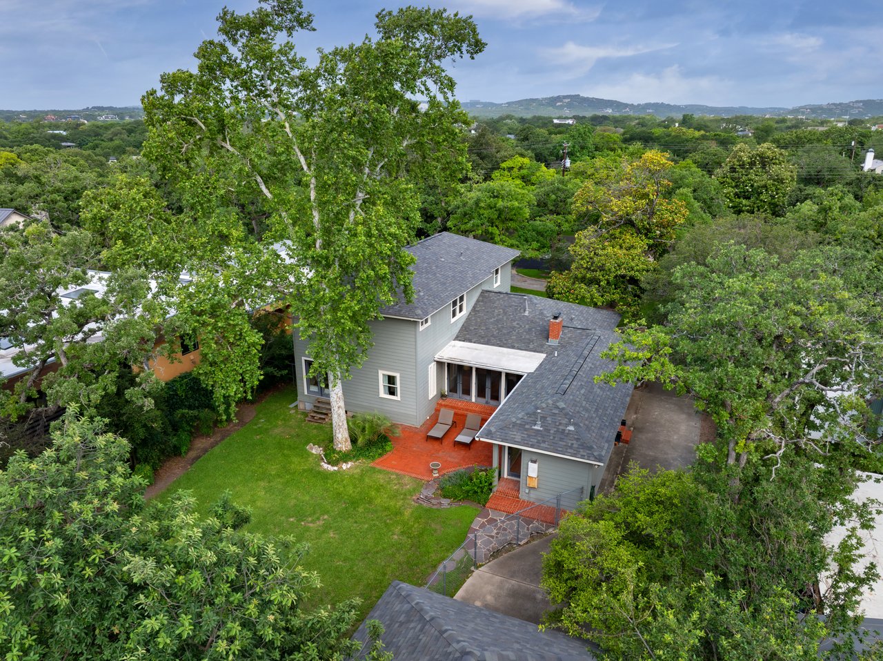 1311 Kent Lane