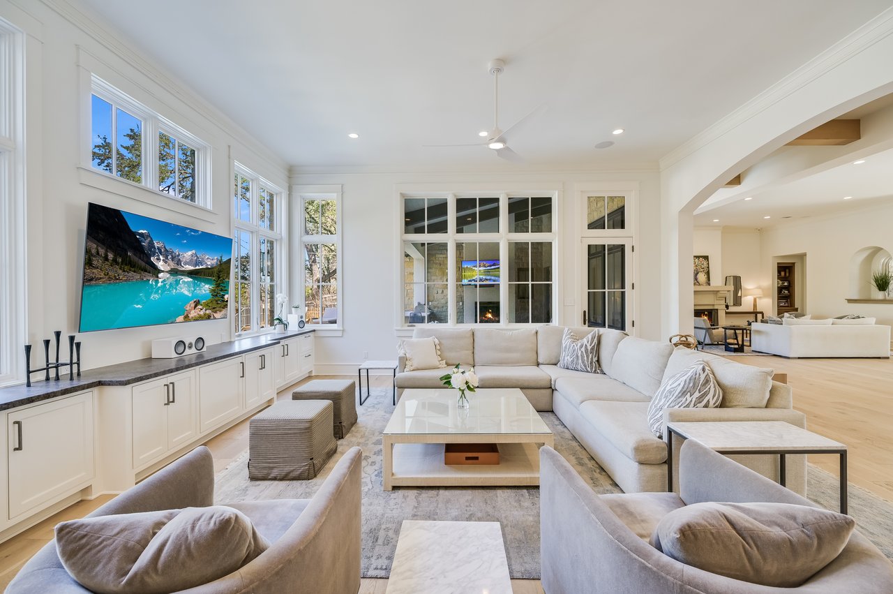 4907 Rollingwood Drive