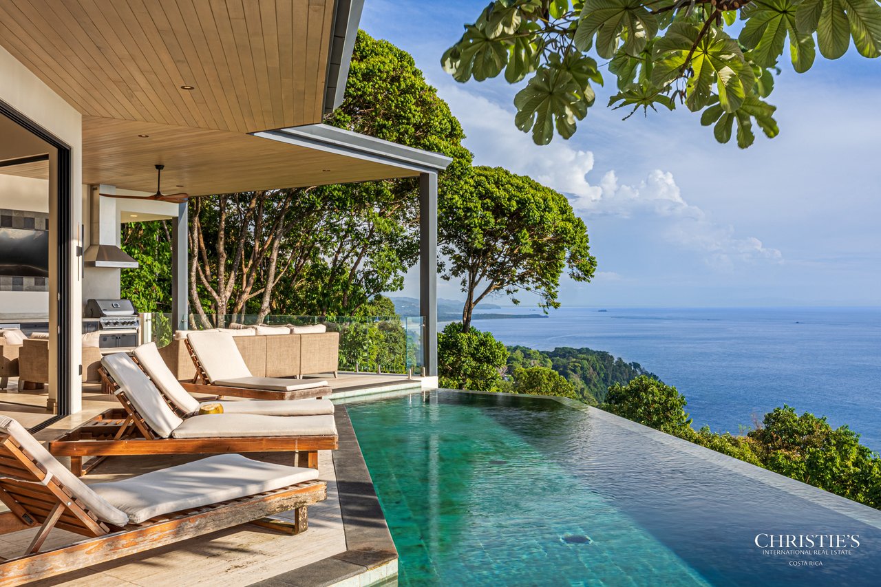 Luxury Estate in Escaleras- incredible ocean views 5.5 Acres