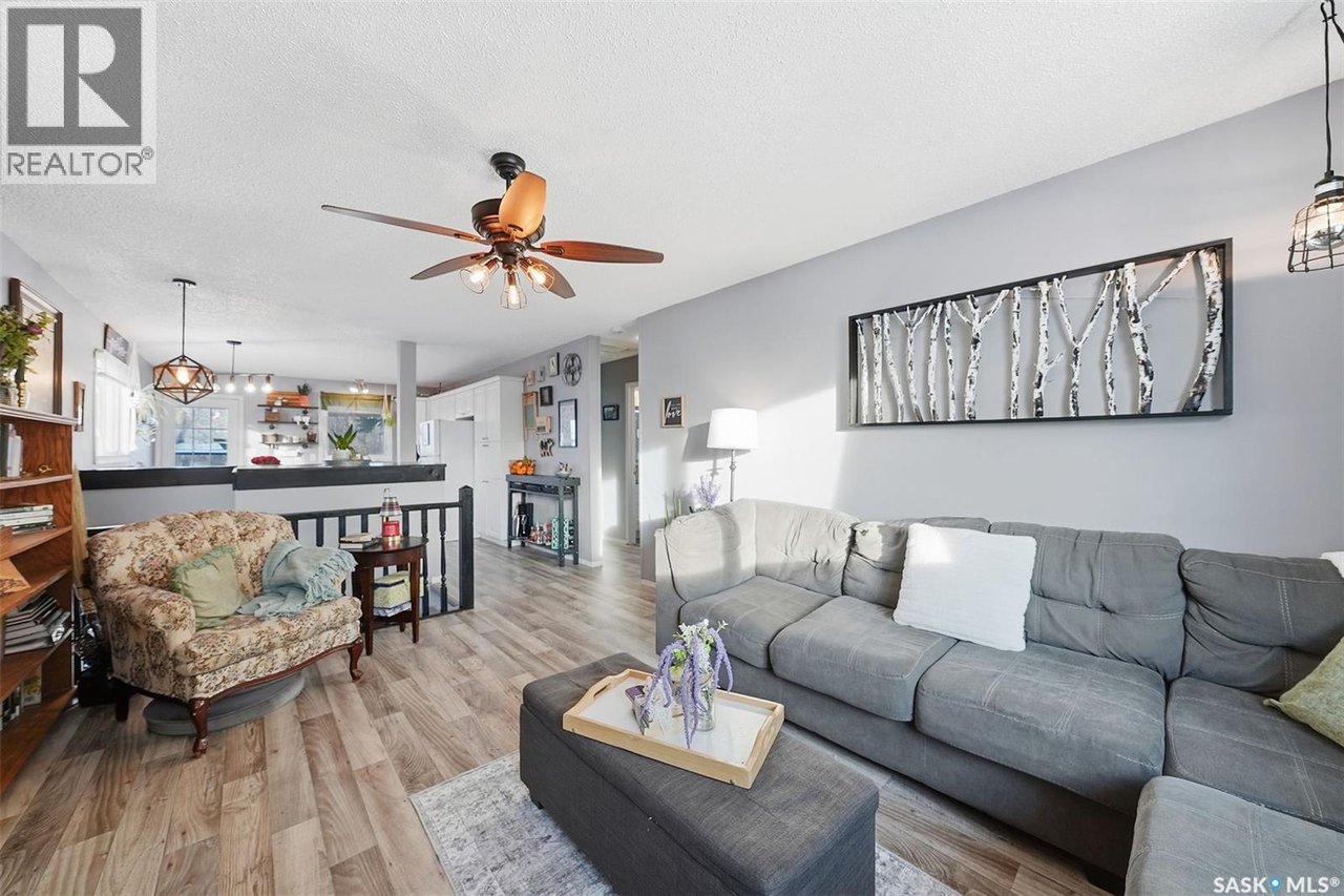 42 MacDowall CRESCENT