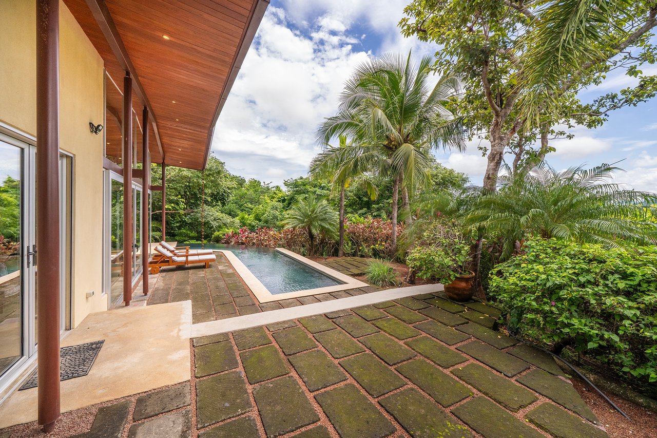 V-Sylvie Rancho Villa | Tropical Villa with Pool and Panoramic Views near Tamarindo