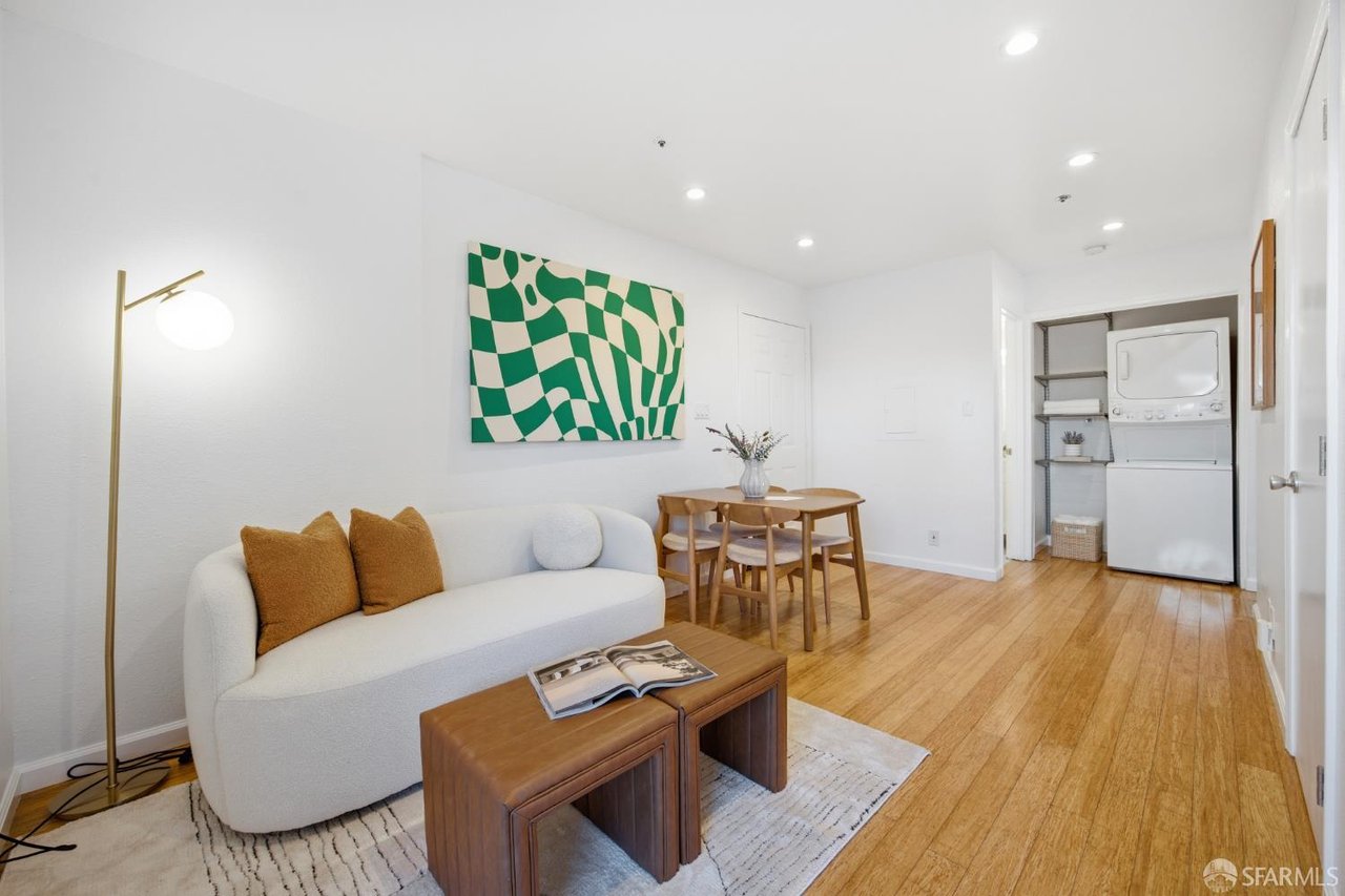 1004 San Antonio Circle #109