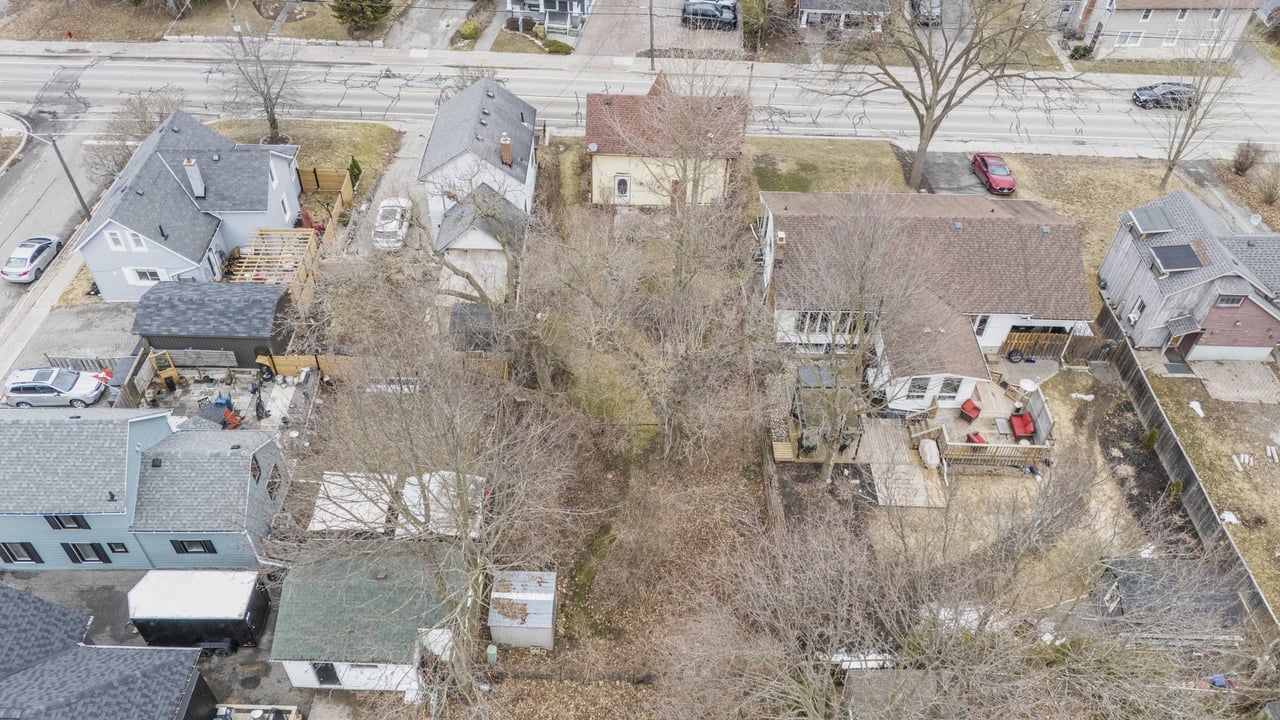 410 Eagle Street, Newmarket, ON L3Y 1K6