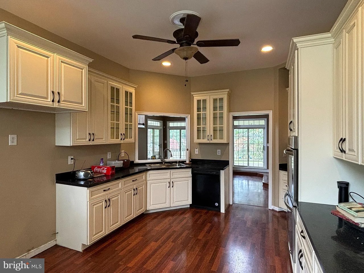 10468 Mark Dr