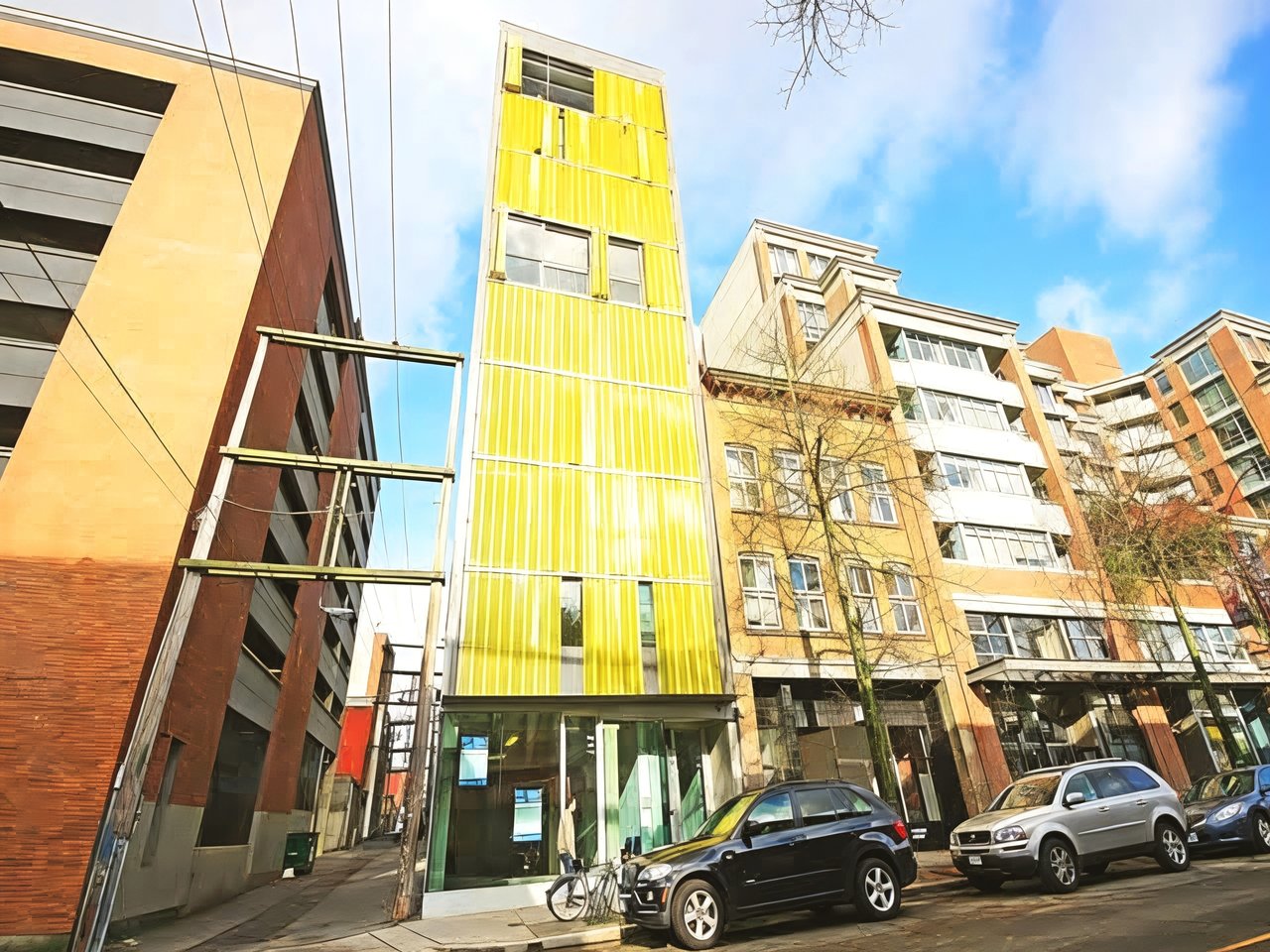 219 E Georgia St, #701