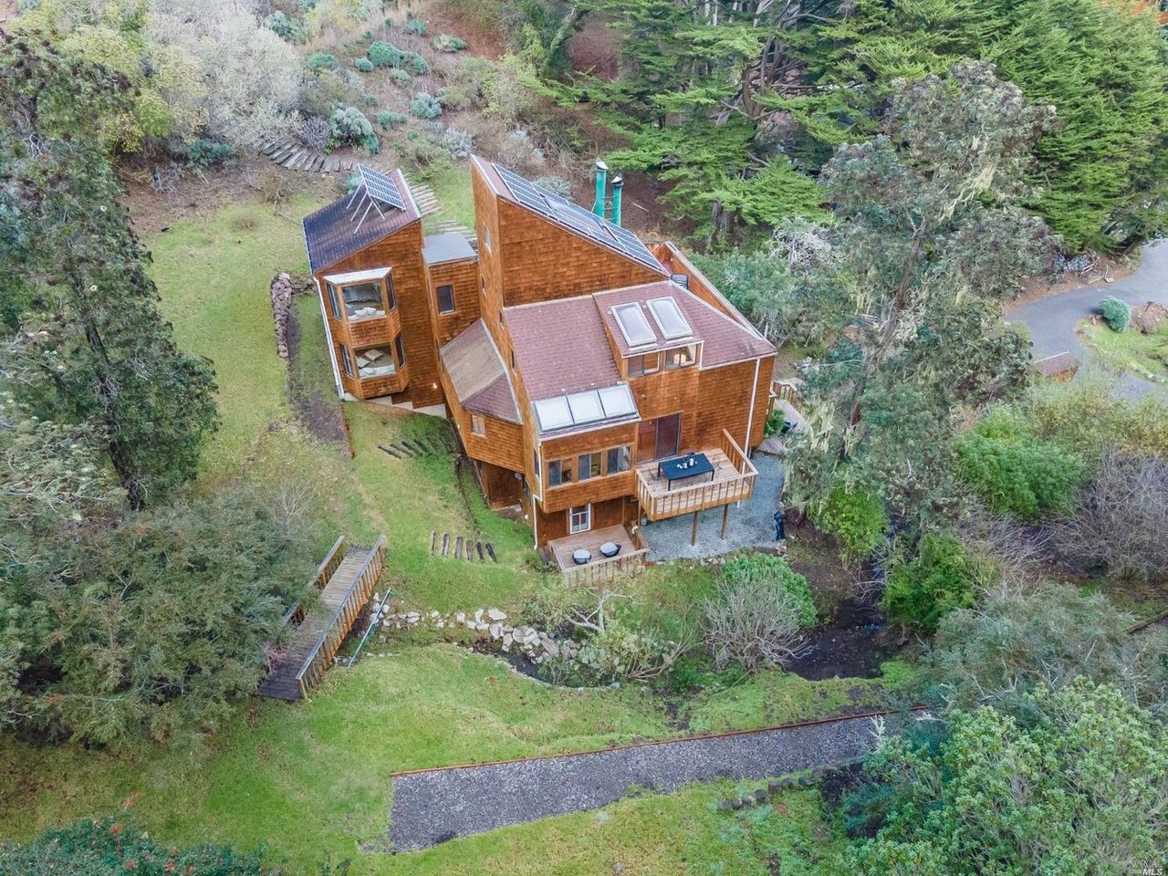 260 Sunset Way