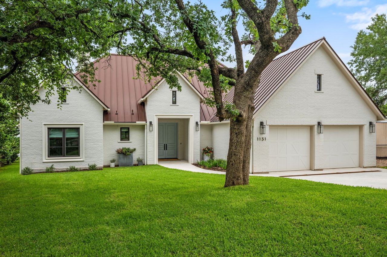 1131 N Shorewood Drive