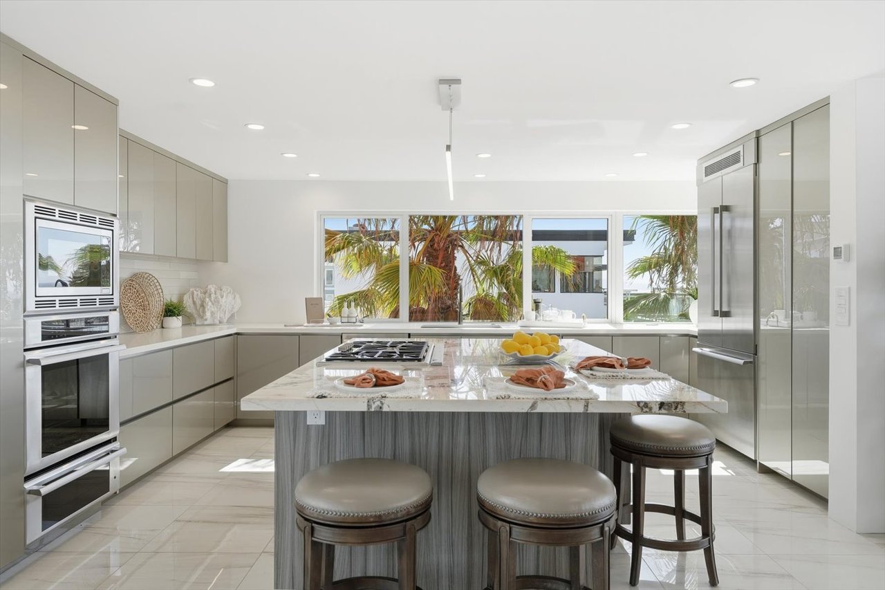  Steps from the Sand & Panoramic Views in Manhattan Beach