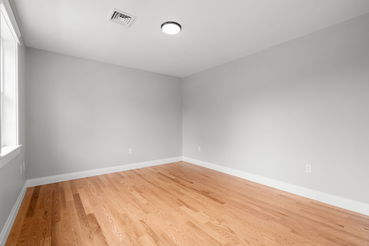 320 Lexington St