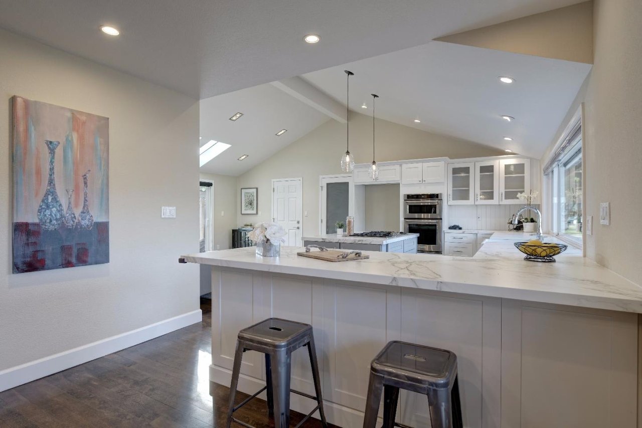 1093 Sunlite Dr