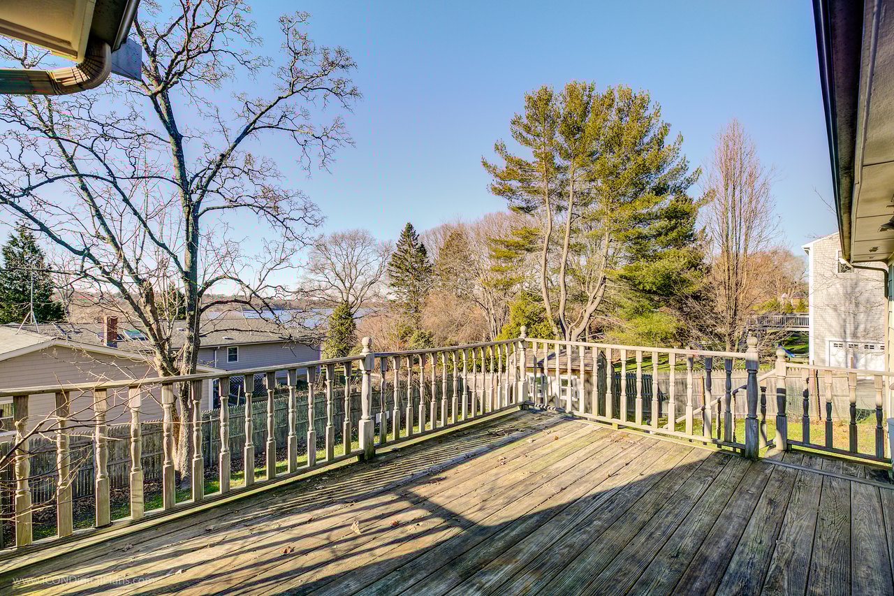 2685 Main Road, Tiverton, RI 02878