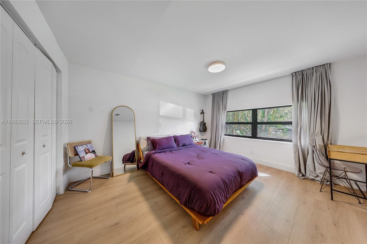 10610-ne-11-avenue-miami-shores-home-for-sale-bedroom