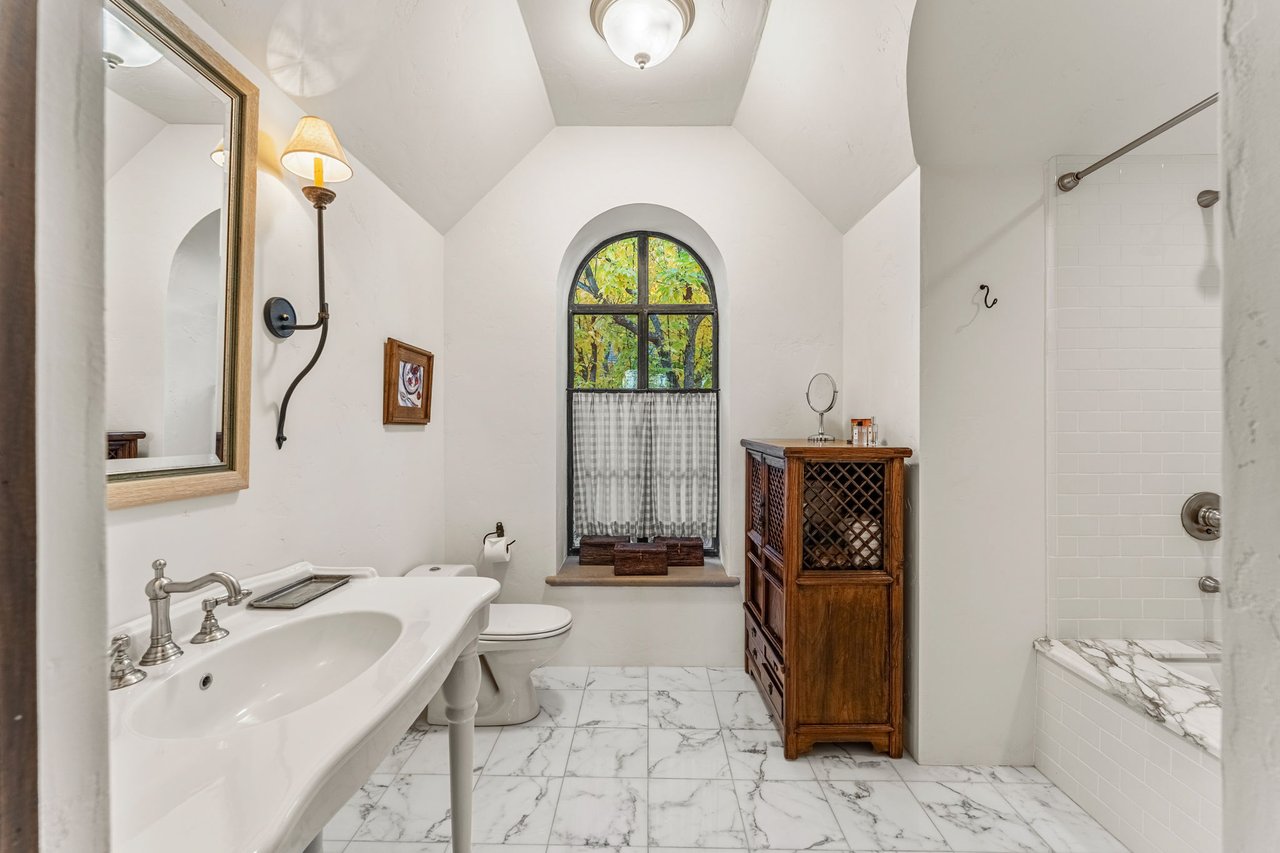 Napa Valley Compound