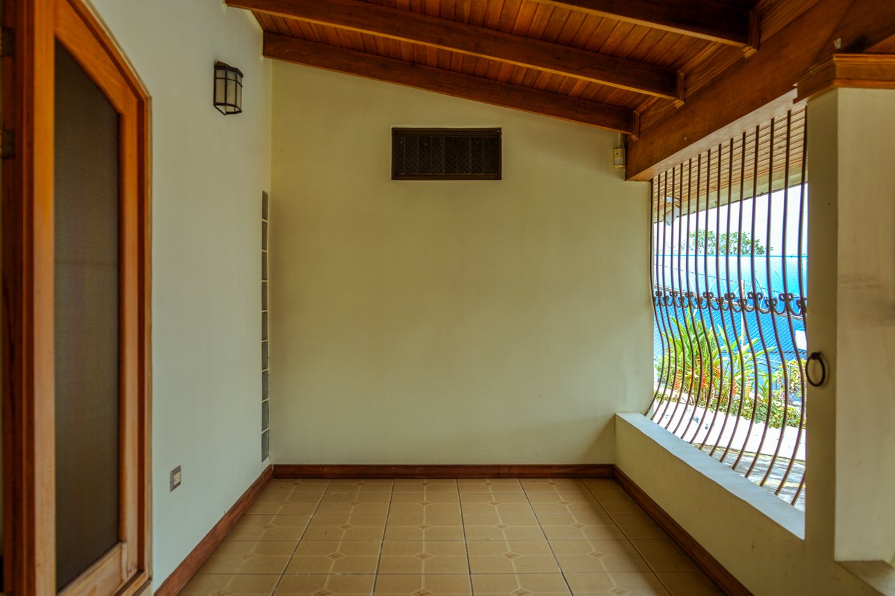 Ready for operations | Office building in downtown San Isidro