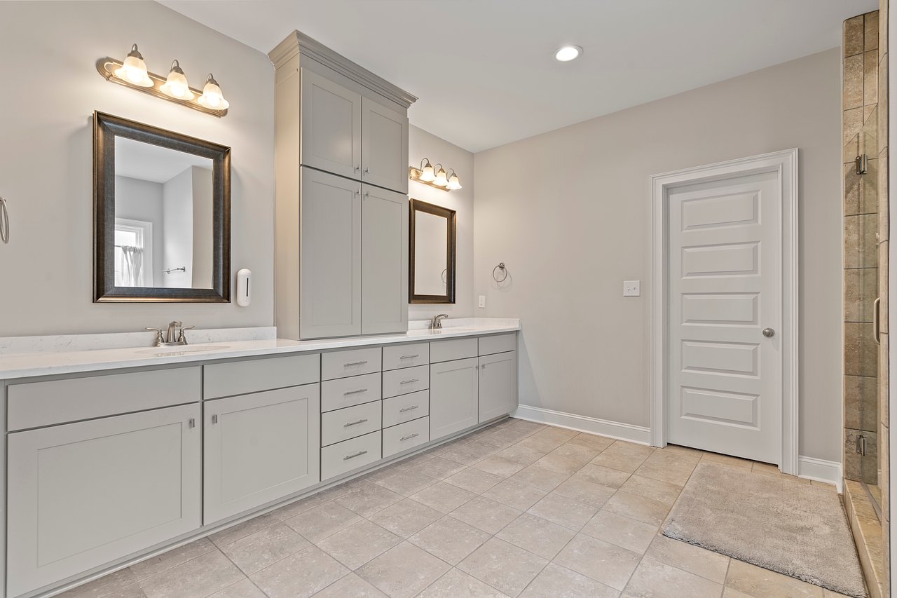 LARGE, GORGEOUS HOME - MADISON CITY SCHOOLS!